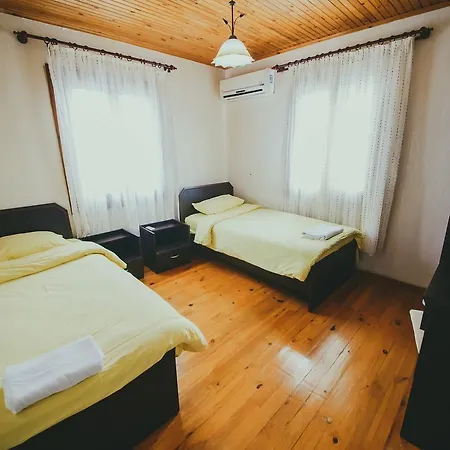 בית נופש The Pine View Forest Houses & Restaurant & Pool *